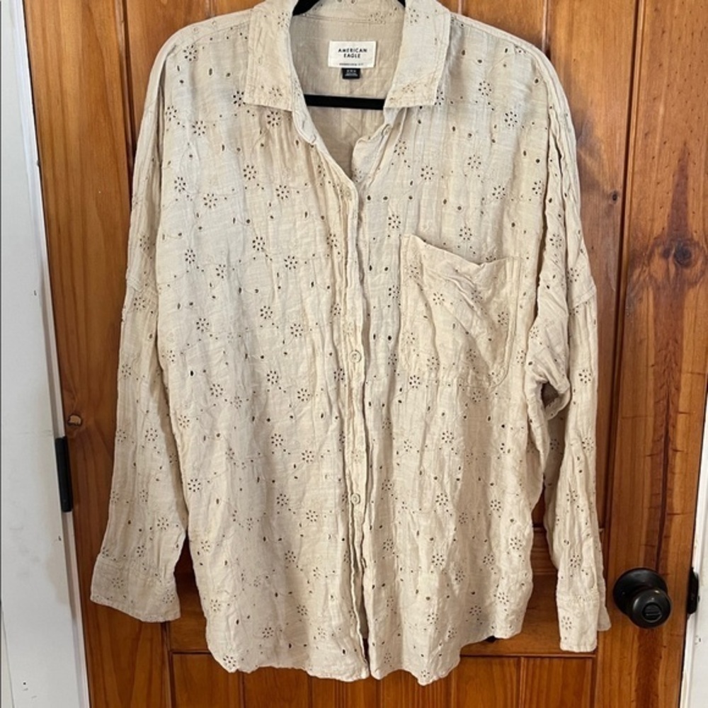 American Eagle Beige Tan Eyelet Button Down top Medium Long Sleeve